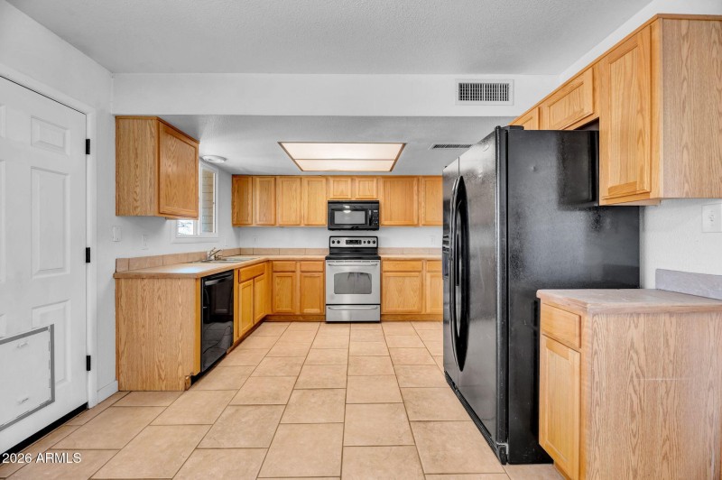 10-web-or-mls-3604 S Cutler Dr-10