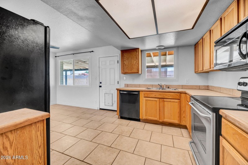 12-web-or-mls-3604 S Cutler Dr-12