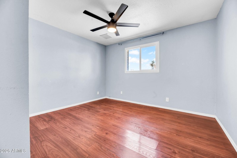 17-web-or-mls-3604 S Cutler Dr-17