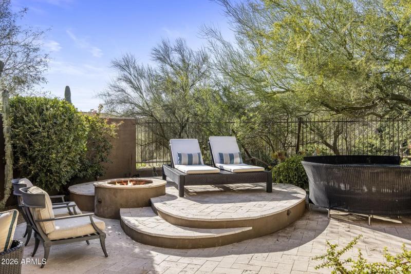 028_Fire Pit Lounge
