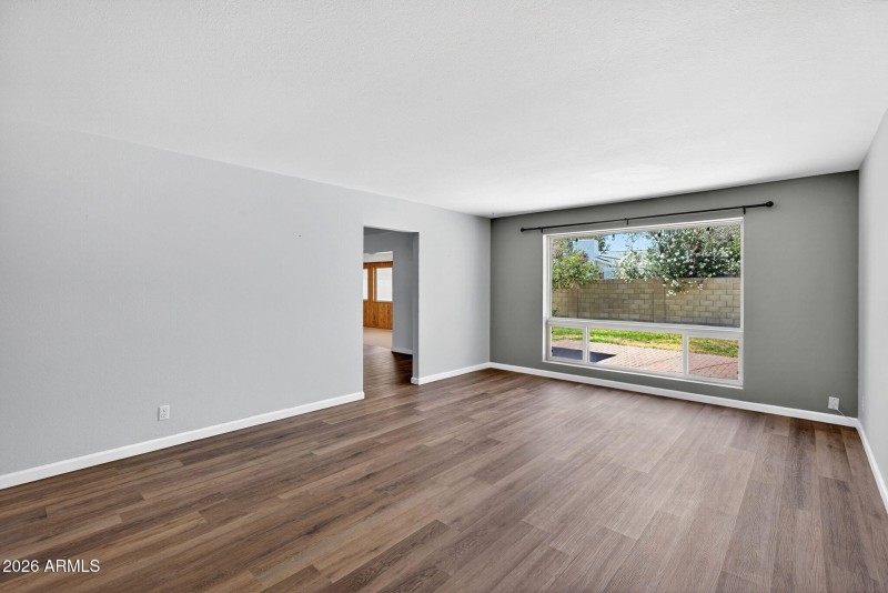 6-web-or-mls-017W Gardenia Ave