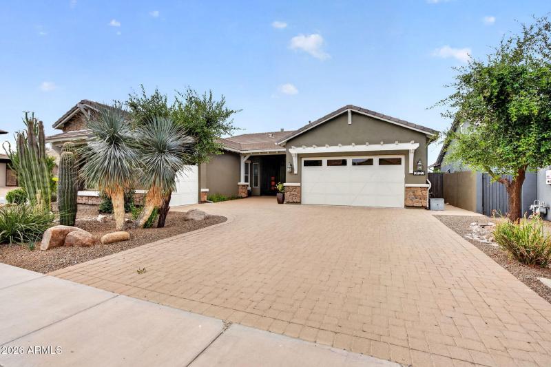 Welcome to 3123 East Cat Balue Drive