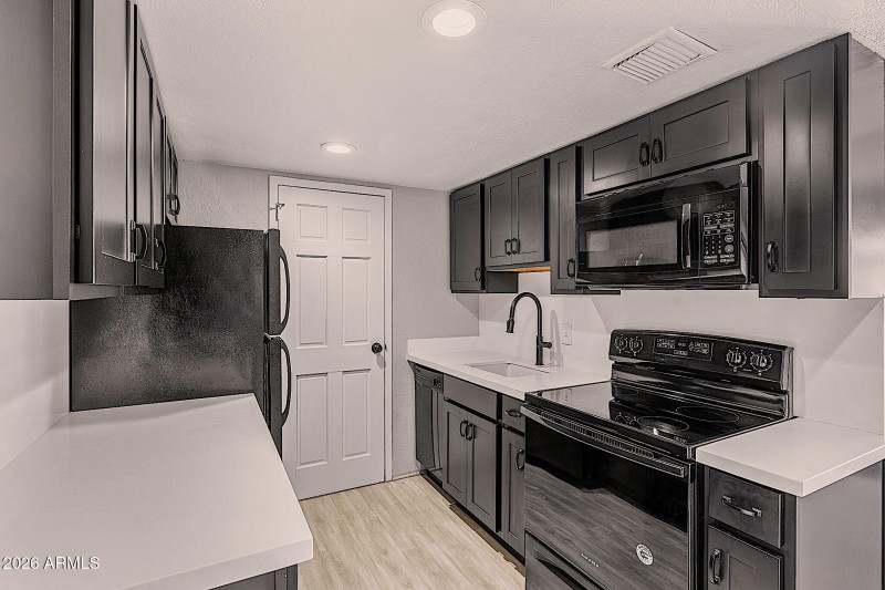 5-805 N 4th Ave 609-DSC09981-HDR