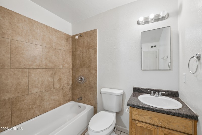 17-2133 W Adams St Unit 3 -013