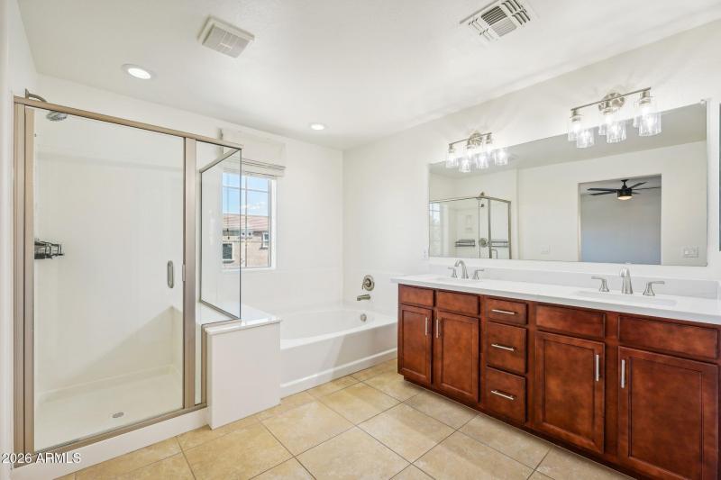 30-web-or-mls-N 89th Ln-030