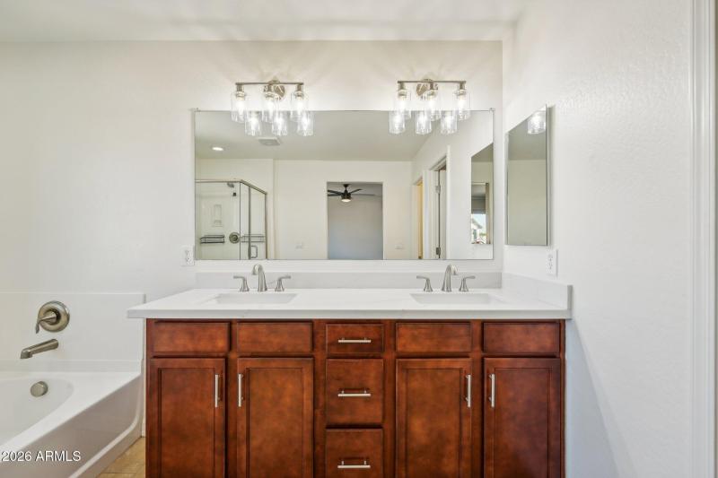 29-web-or-mls-N 89th Ln-029