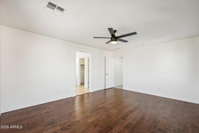 28-web-or-mls-N 89th Ln-028