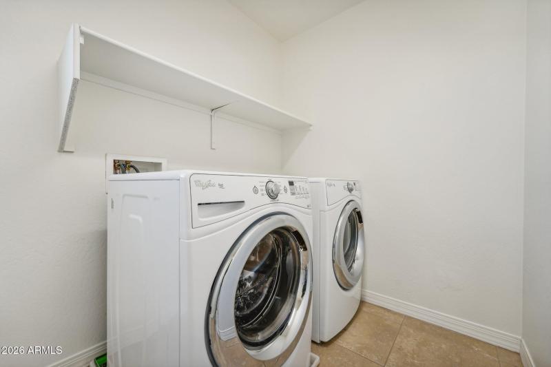 25-web-or-mls-N 89th Ln-025