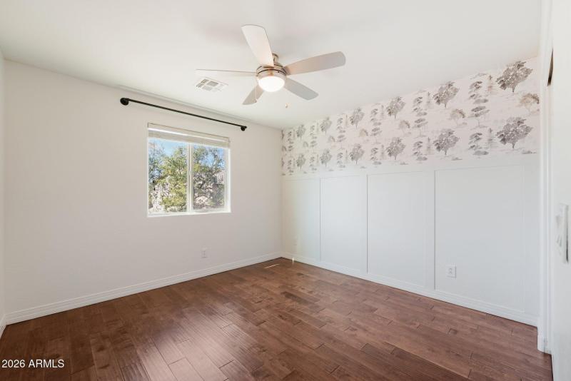 23-web-or-mls-N 89th Ln-023