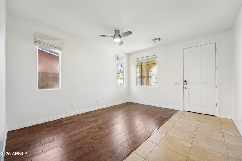 13-web-or-mls-N 89th Ln-013