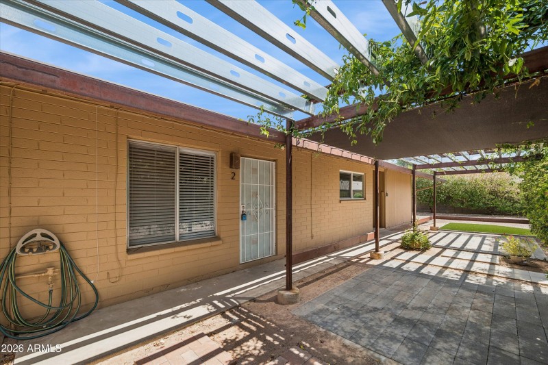 11-3040282 - 4819 E Cambridge Ave Unit 1