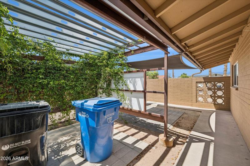 16-3040282 - 4819 E Cambridge Ave Unit 1