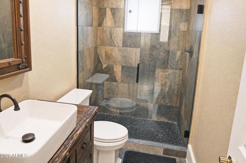 11-Bathroom