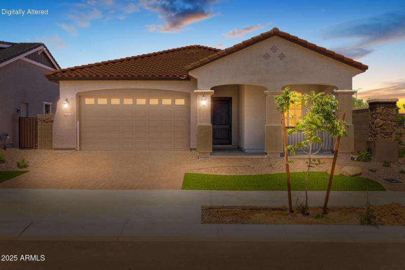 1)FRONT OF HOME_