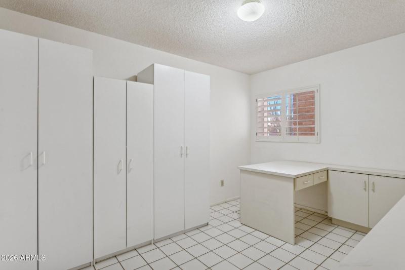 33-web-or-mls-10908-n-57th-ave
