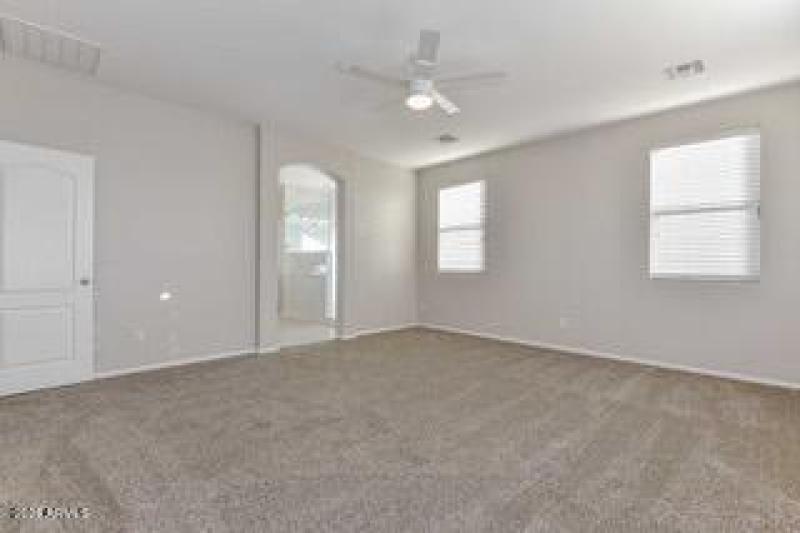 Master Bedroom2