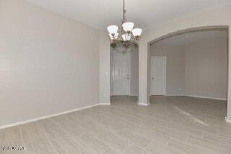 Dinign Room2