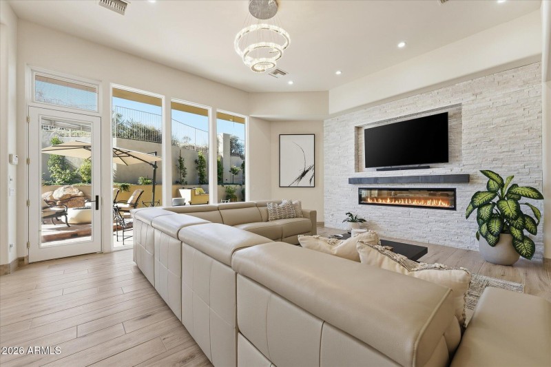 29-025-family-room
