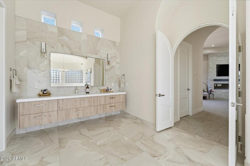 42-038-primary-bathroom