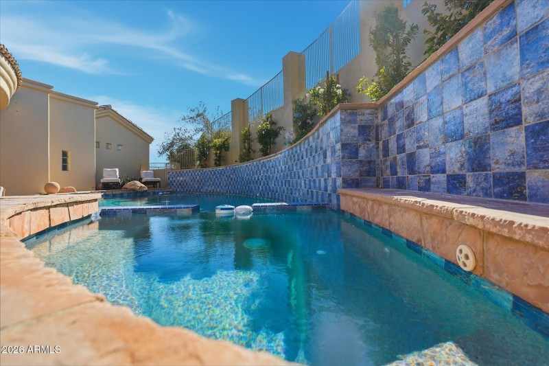 56-052-pool