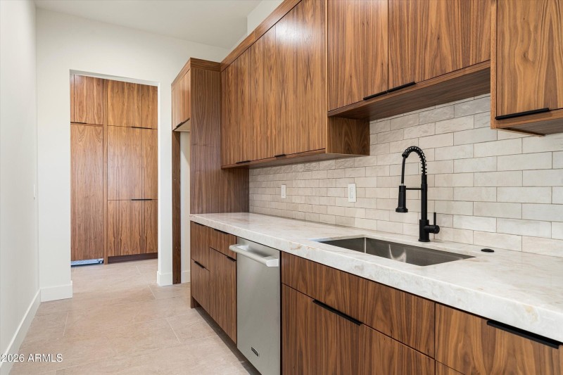 035_ Butlers Pantry