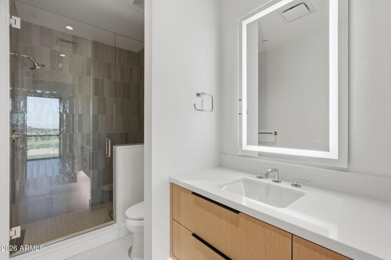 040_Guest Bathroom