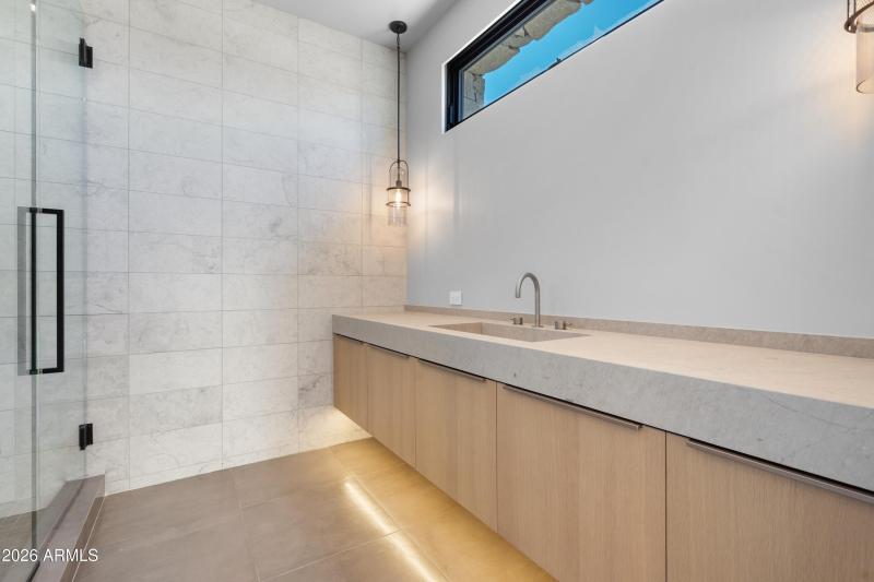 038_Guest Bathroom