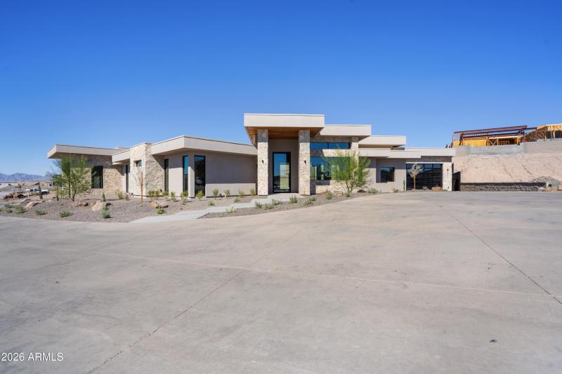 047_Exterior Front