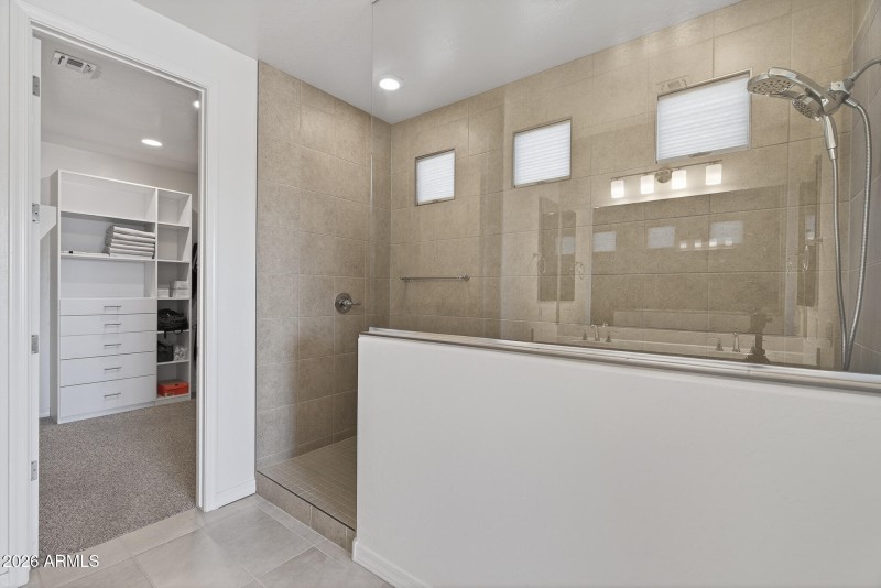16) PRIMARY BATH