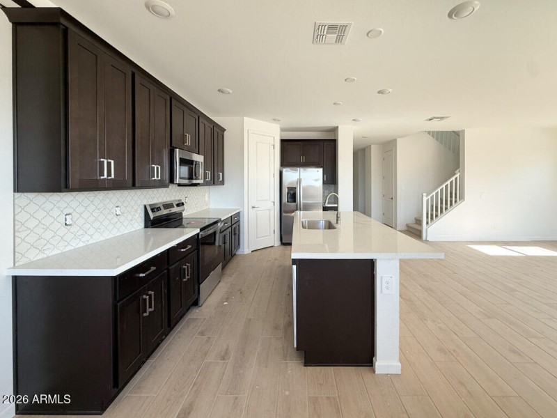 11 - Kitchen
