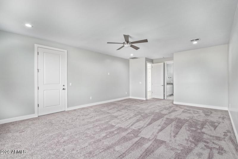 main suite 4