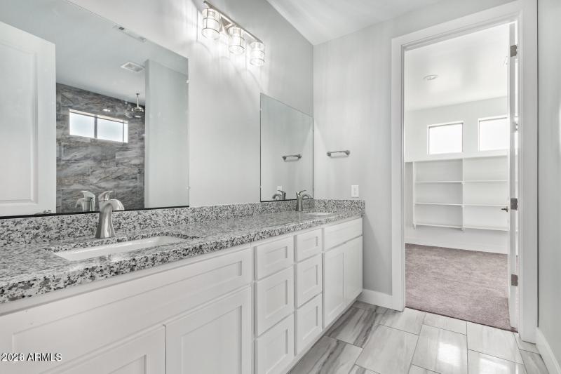 main suite 5