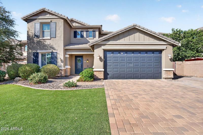 2-web-or-mls-031E Bellerive Pl