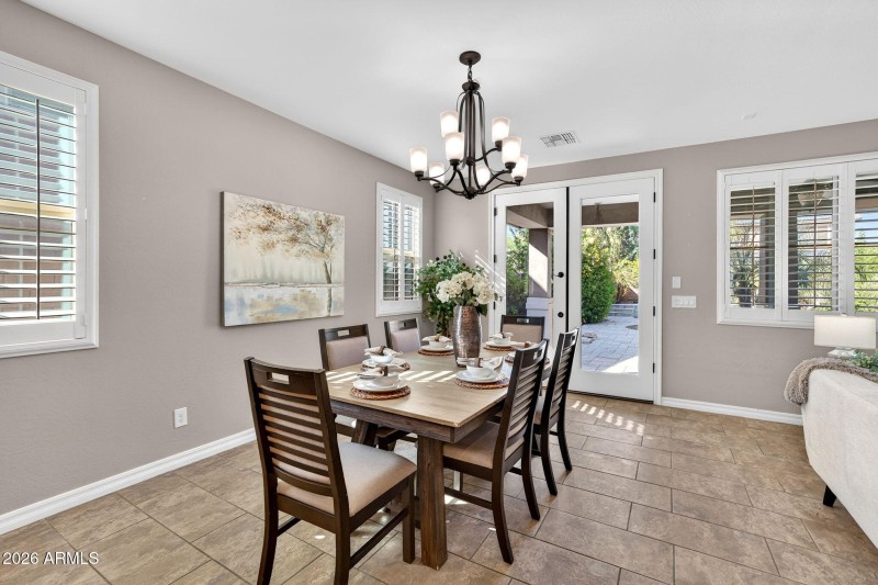 21-web-or-mls-043E Bellerive Pl