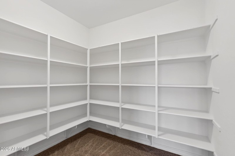 36-web-or-mls-060E Bellerive Pl