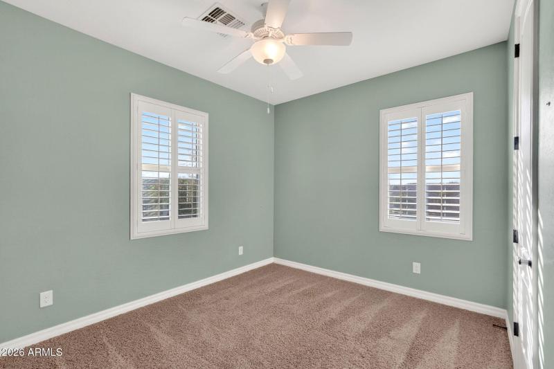 44-web-or-mls-073E Bellerive Pl