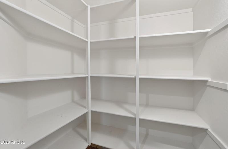 50-web-or-mls-071E Bellerive Pl