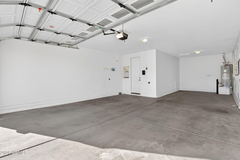 52-web-or-mls-077E Bellerive Pl