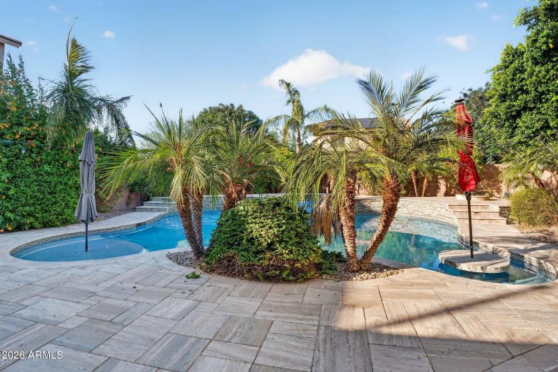 61-web-or-mls-082E Bellerive Pl