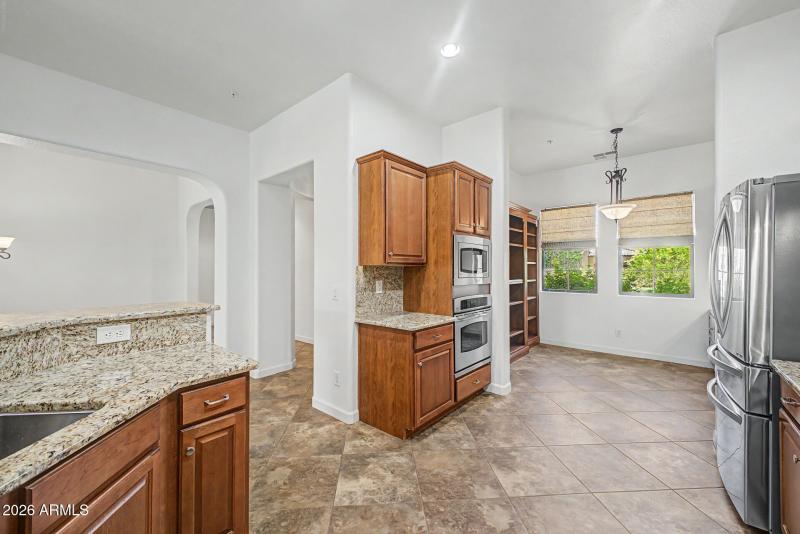 OPEN AIRY KITCHEN