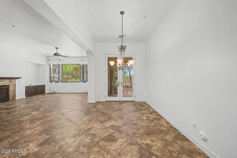 LARGE DINING RM