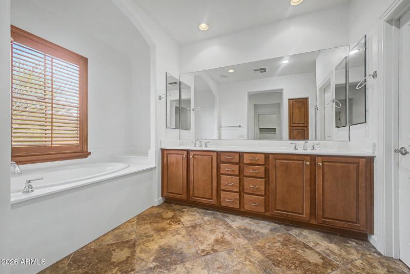 PRIMARY BDRM BATH