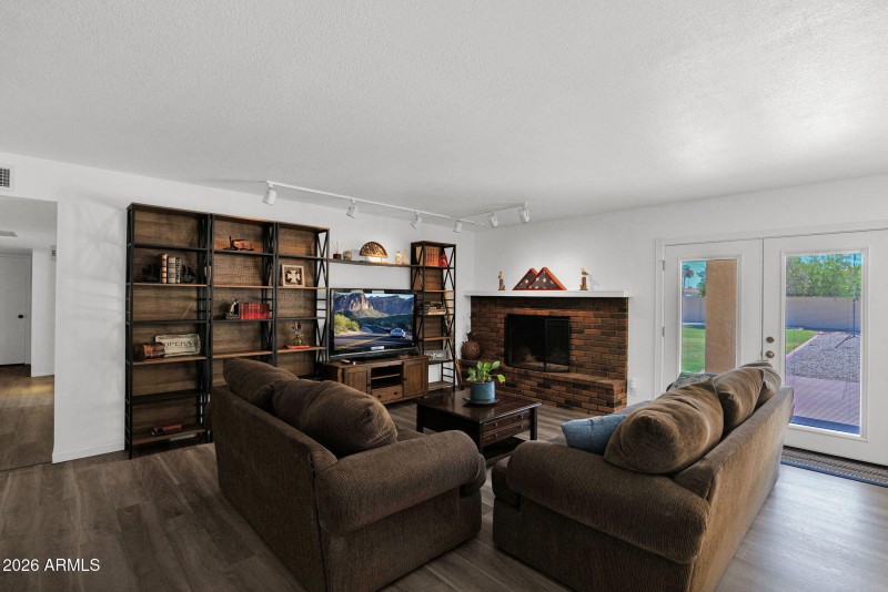 17-web-or-mls-P1681378