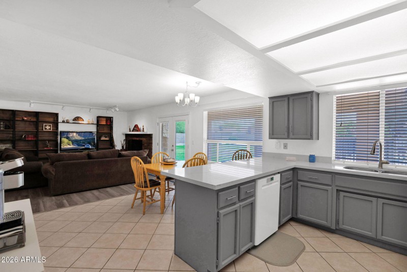 25-web-or-mls-P1681392