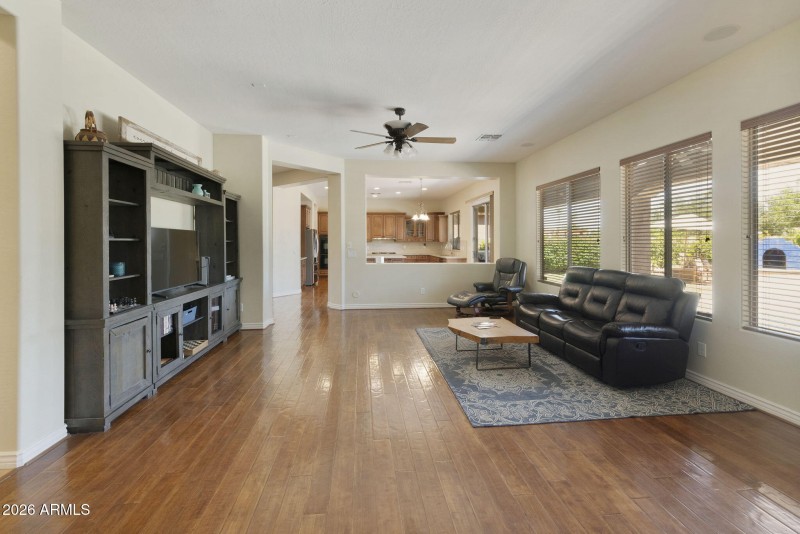 49-web-or-mls-DLB_9451