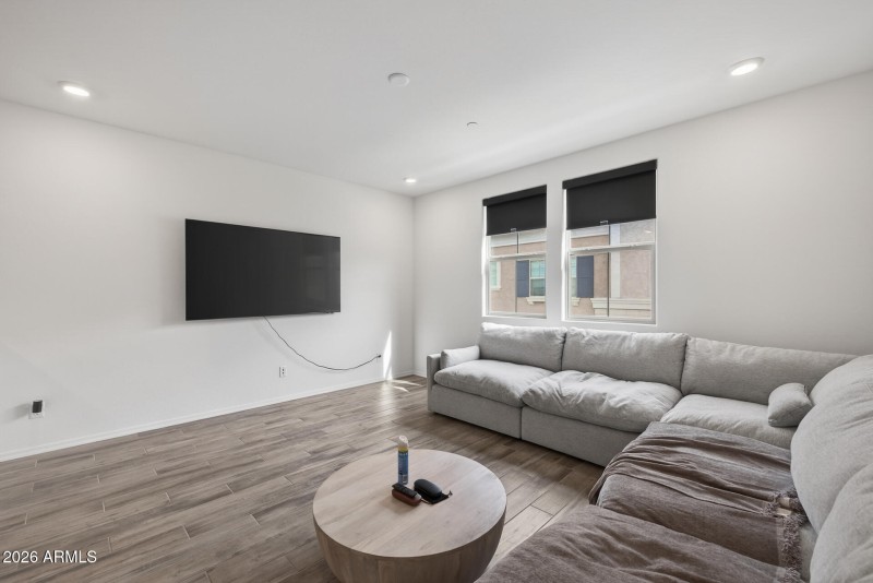 7)GREAT ROOM