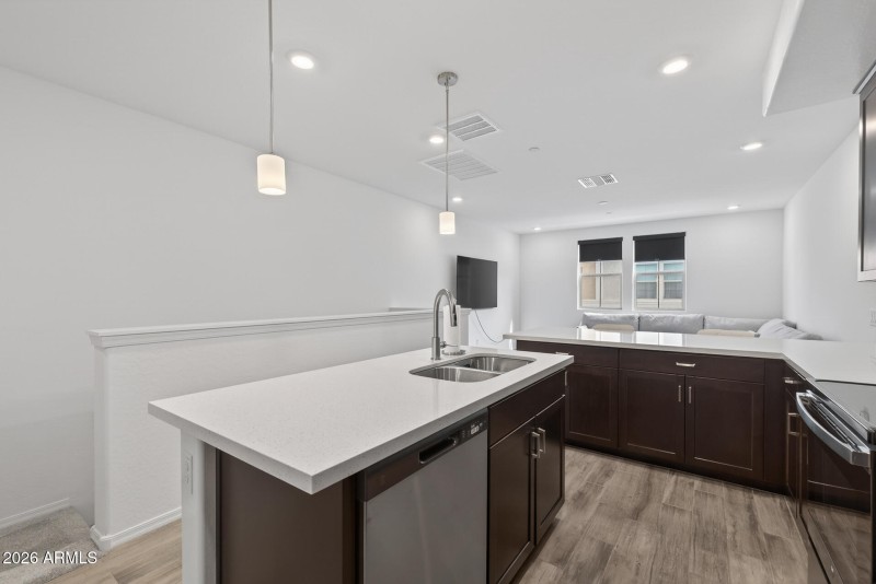 11)KITCHEN