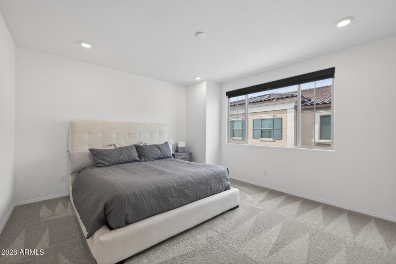12)PRIMARY BED