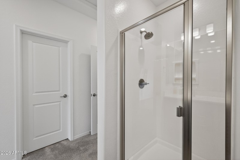 16)PRIMARY BATH