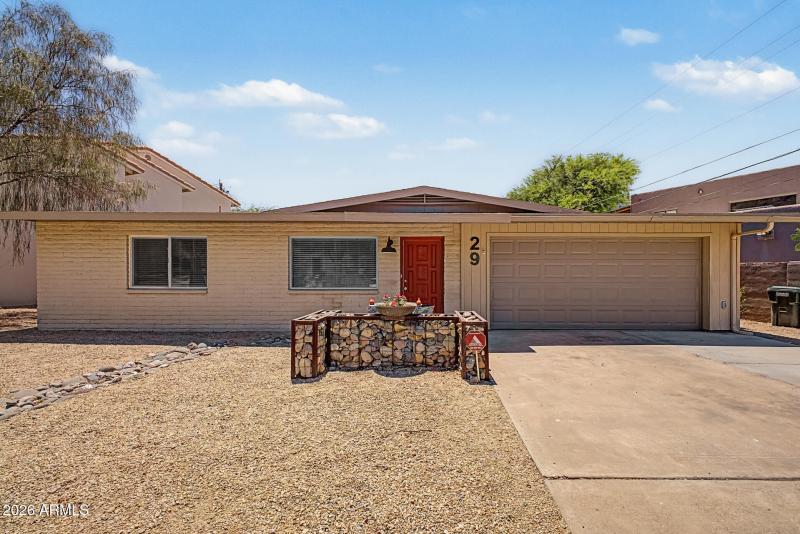 29 E Foothill Dr